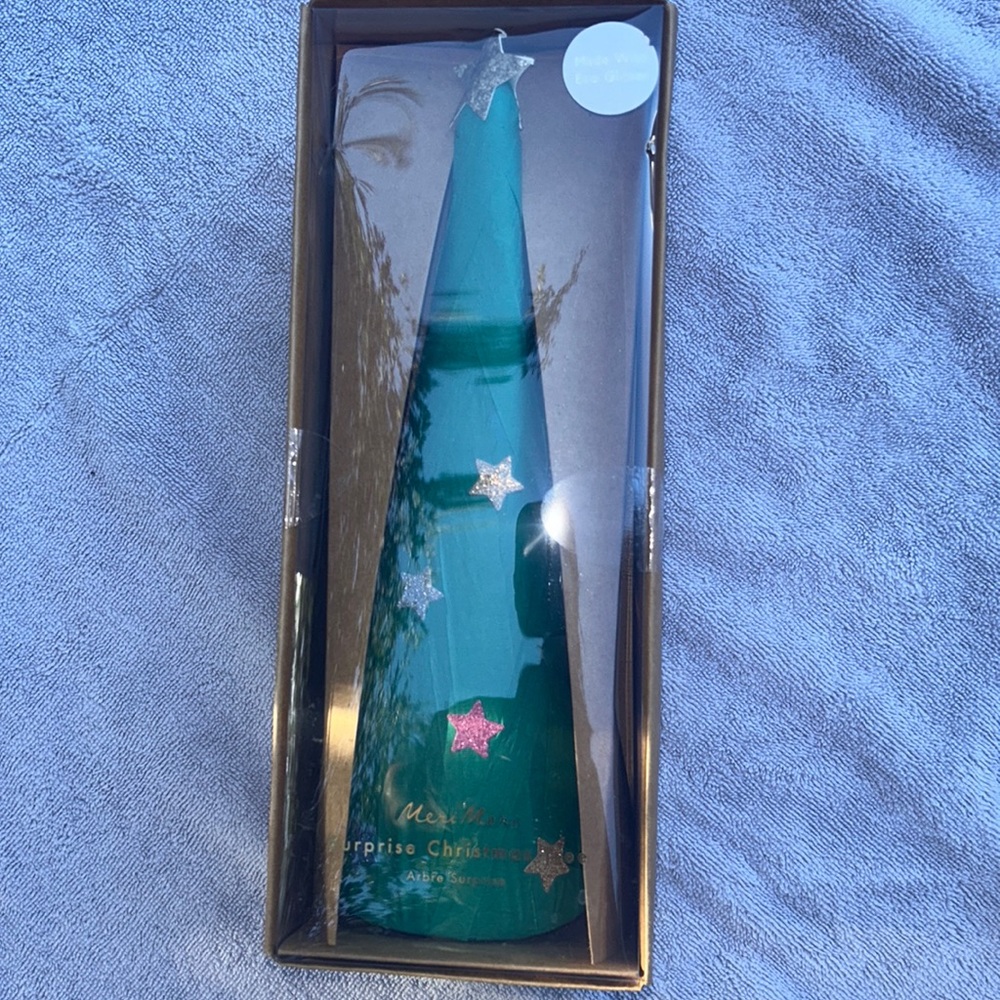 Meri meri surprise Christmas teee. New in box.